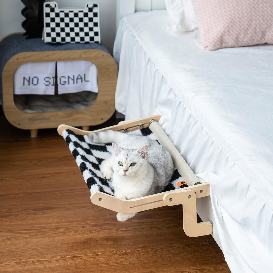 Large Cat Window Perch: Adjustable, Stable, Sun Haven! - Mewoofun Australia